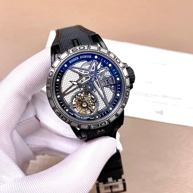 95新 ROGER DUBUIS/罗杰杜彼 礼尚往来卡22年罗杰杜彼男表K068NX