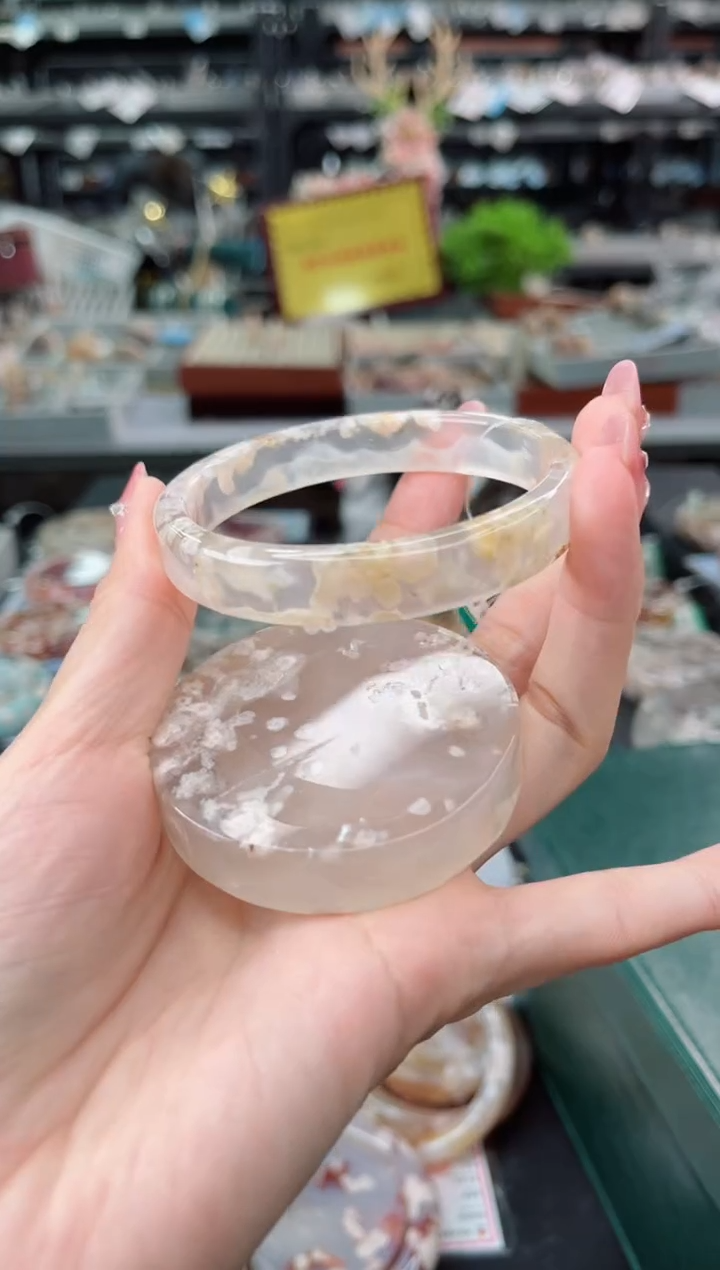 【闪购商品】石英质玉手镯未镶嵌57圈口（赠品镯心）6106115