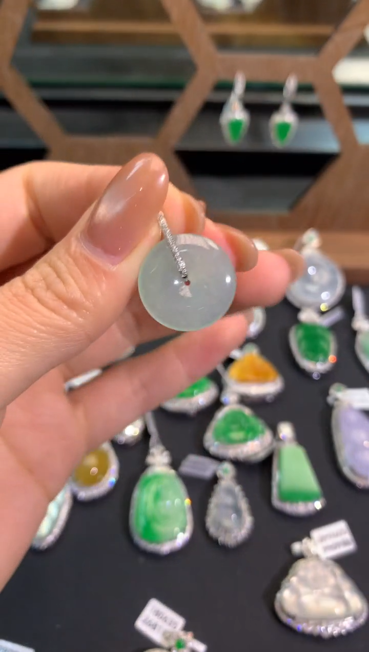 【闪购商品】翡翠吊坠(不含链)18K金镶嵌吊坠