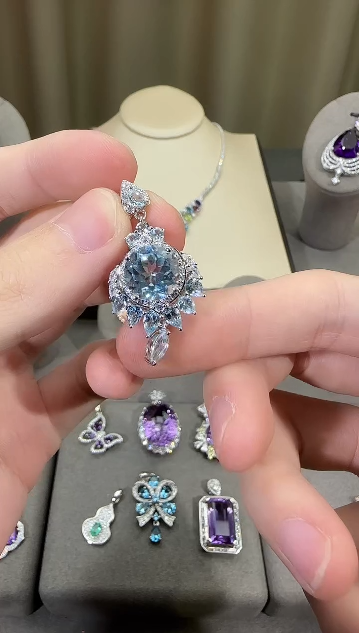 颈饰银S925镶嵌托帕石10mm吊坠流苏几十块