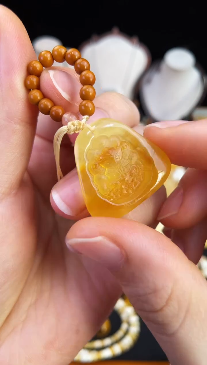 琥珀未镶嵌珠宝奇石柒月
