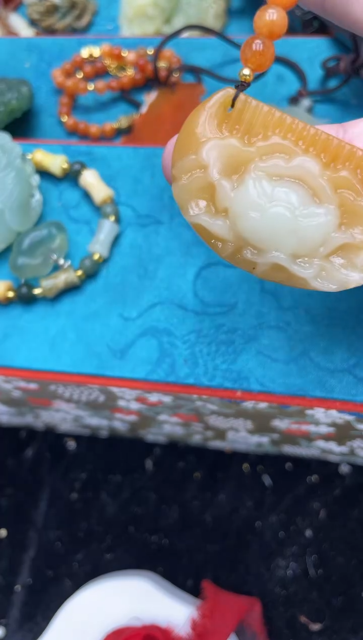 未镶嵌岫玉吊坠·