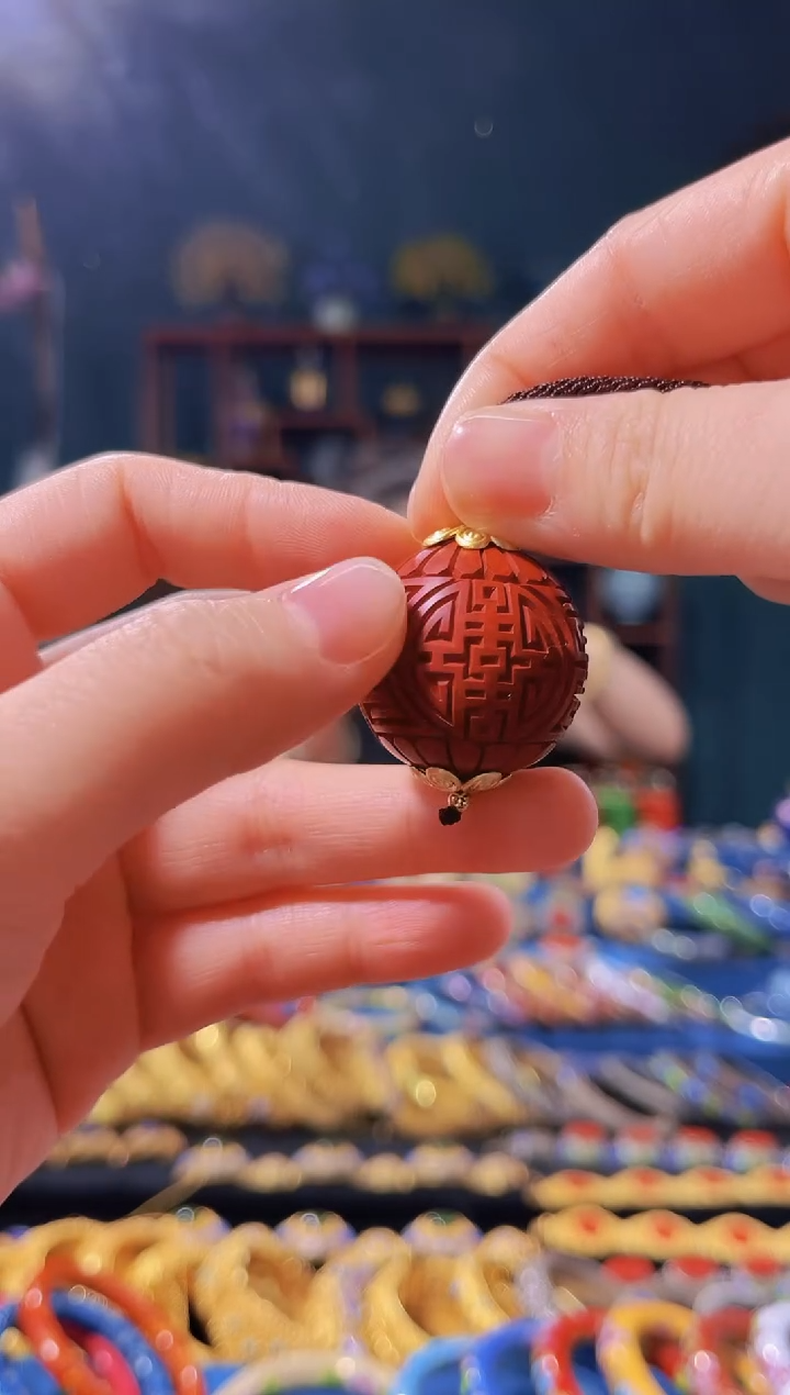 【闪购商品】雕漆大珠项链喜字