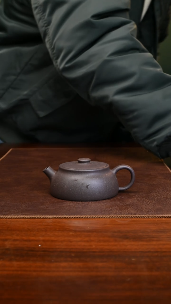 【闪购商品】紫砂茶壶天青泥扁巨轮130cc