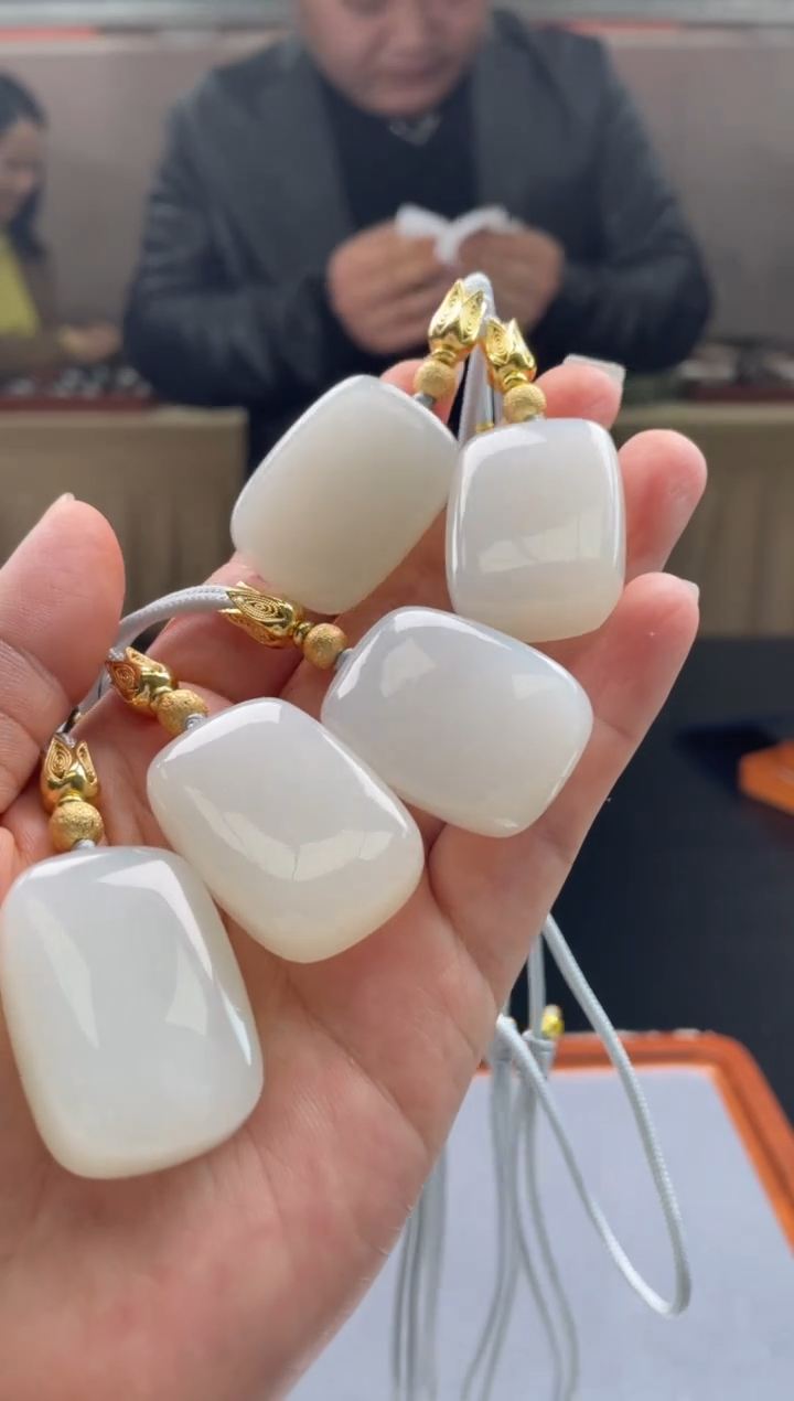 【闪购商品】和田玉颈饰未镶嵌-05HDJT0137785多样性发其一