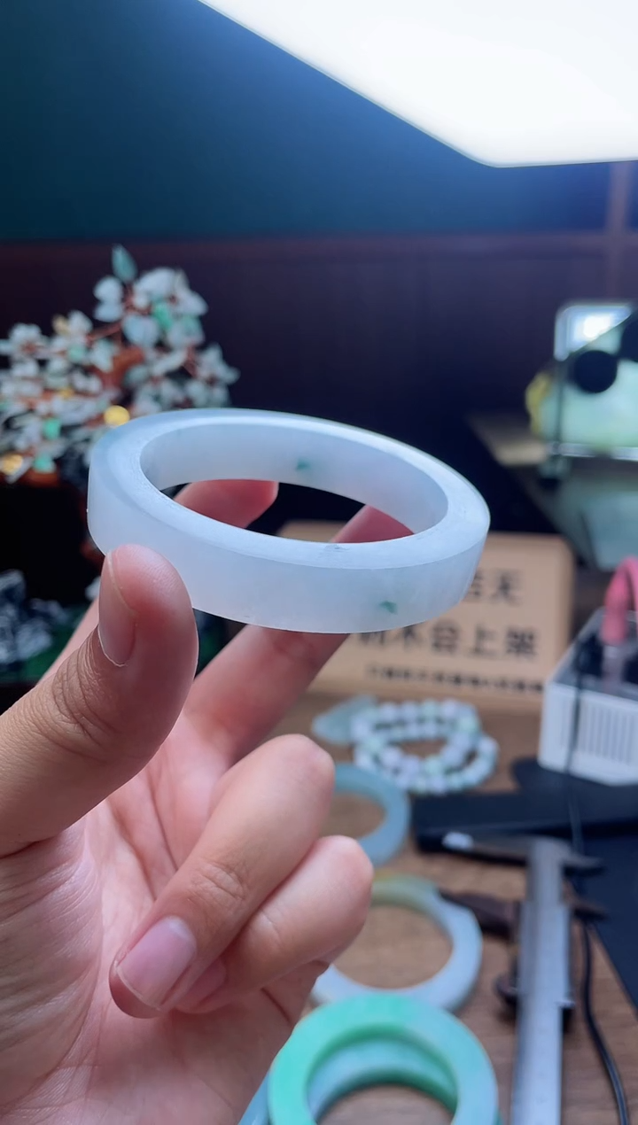 【闪购商品】定制翡翠手镯未镶嵌定制