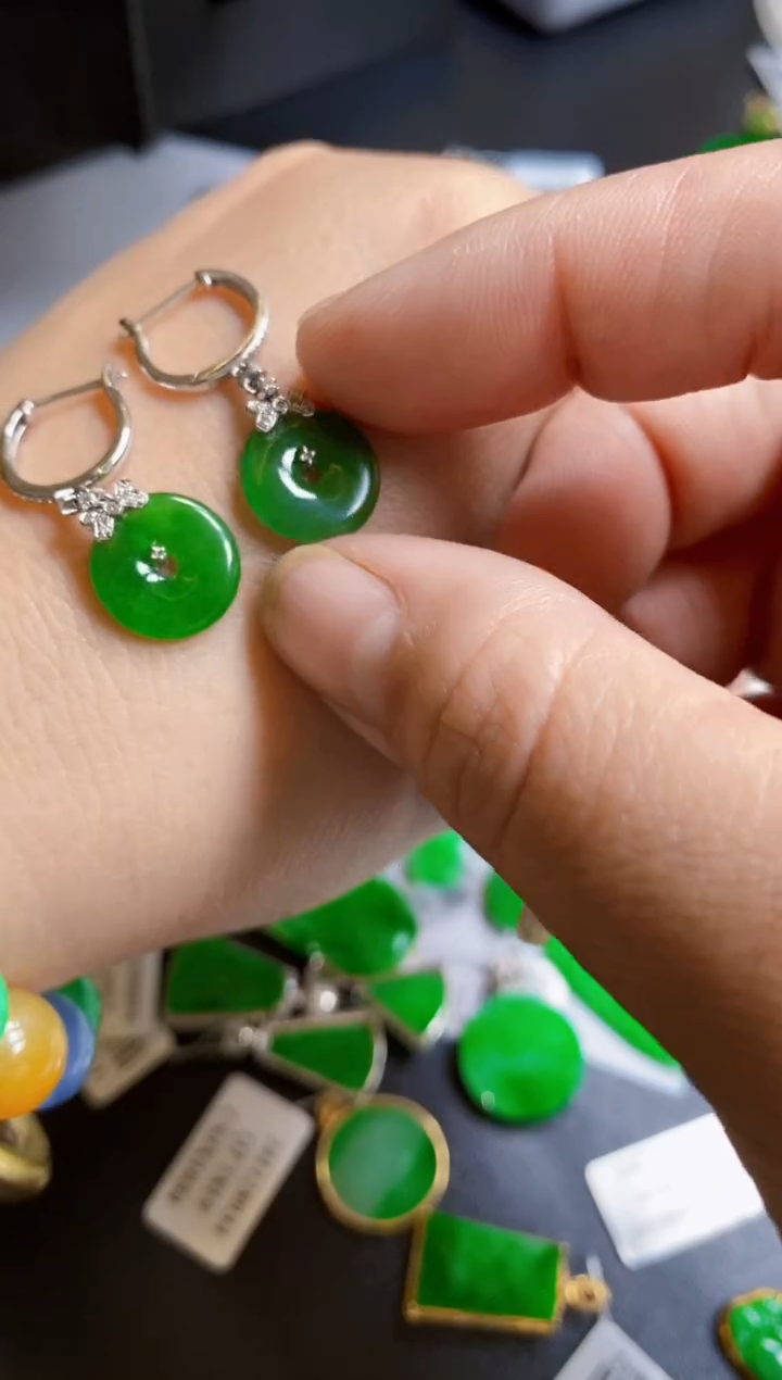 【闪购商品】翡翠颈饰18K金镶嵌耳饰