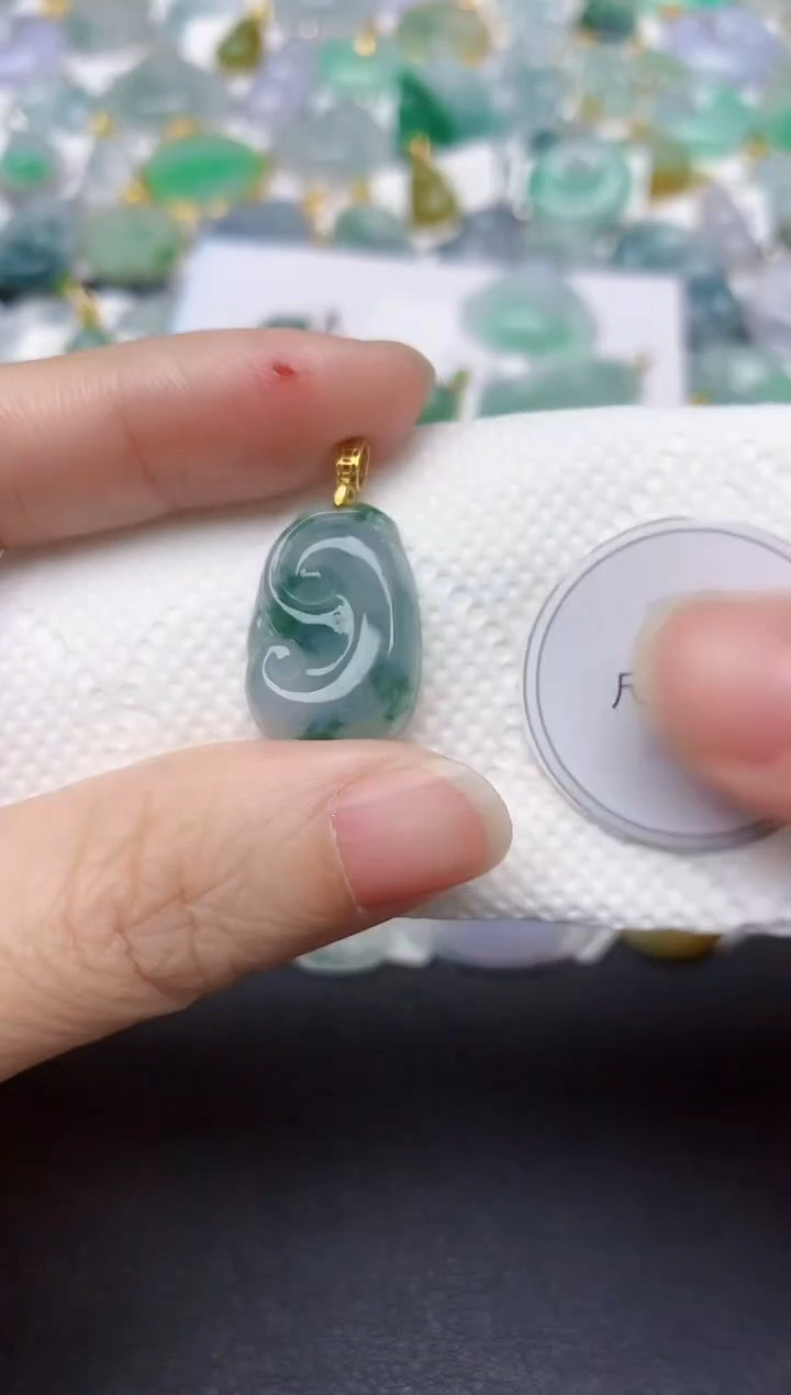 颈饰未镶嵌翡翠天然缅甸A货翡翠