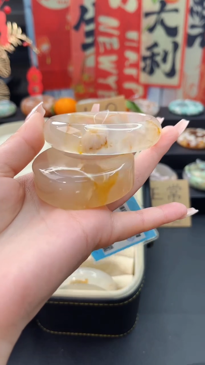 【闪购商品】石英质玉手镯未镶嵌赠送镯心（53圈口）