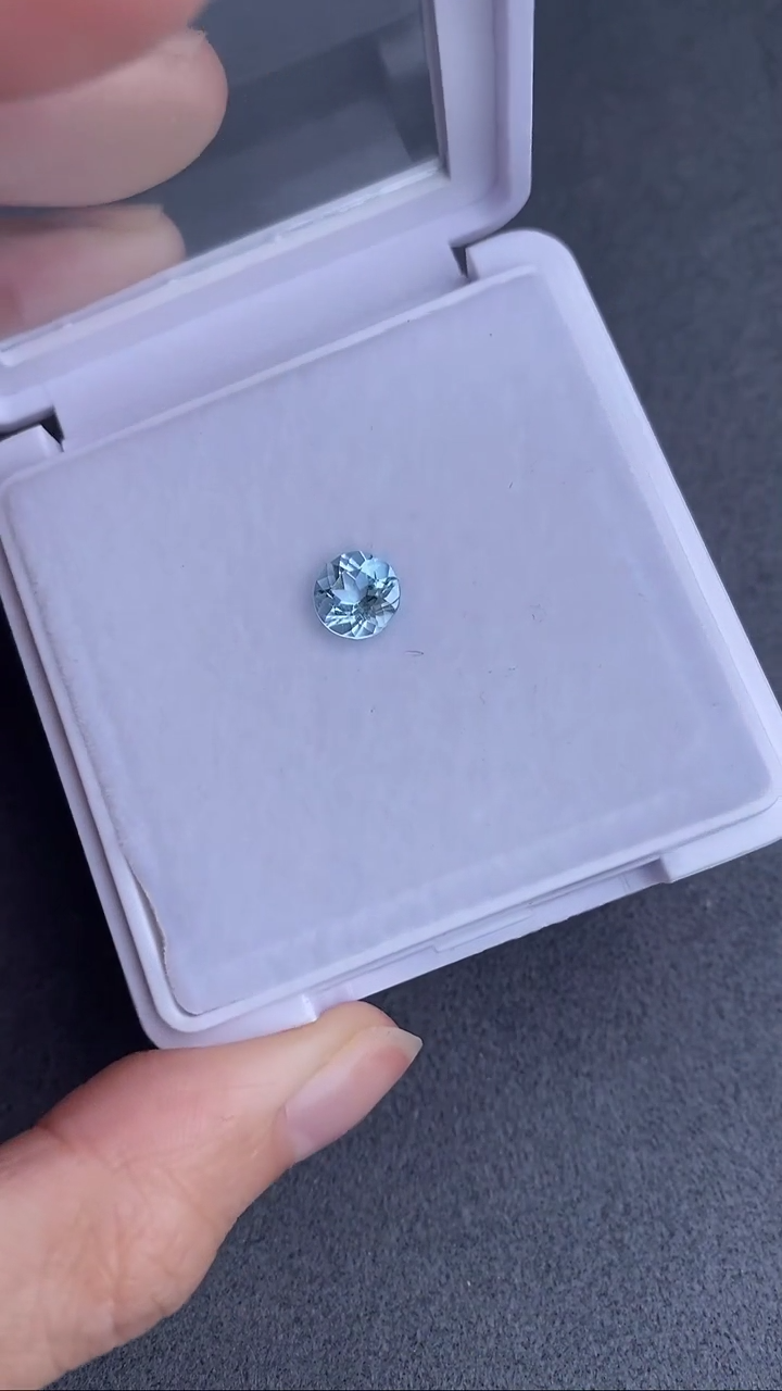 【闪购商品】海蓝宝石笔搁未镶嵌1CT-------