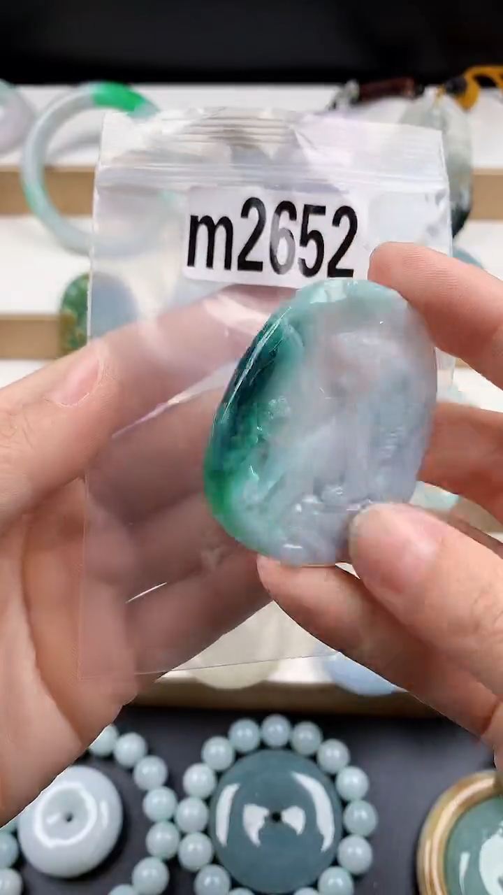 颈饰未镶嵌翡翠天然翡翠吊坠挂件