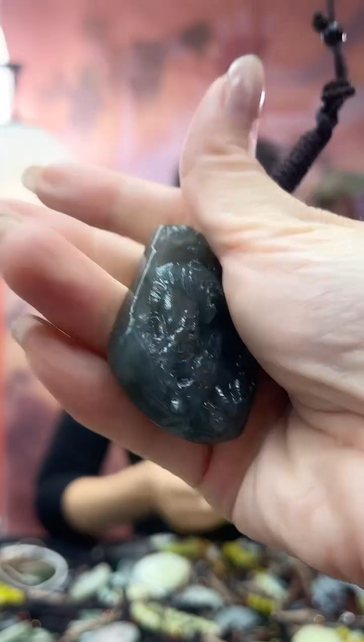 未镶嵌岫玉吊坠·