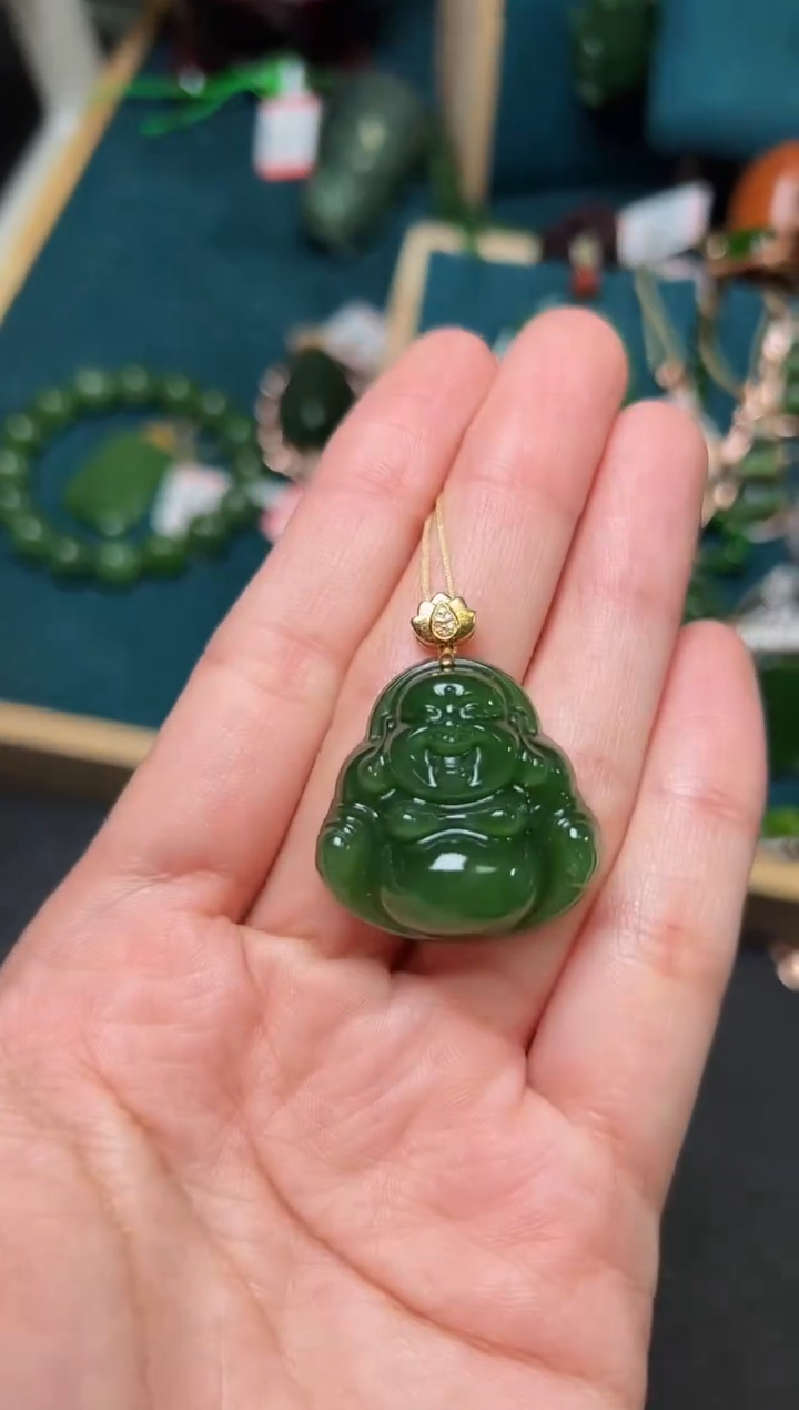 【闪购商品】和田玉（碧玉）颈饰18K金镶嵌碧玉27×27×10左右