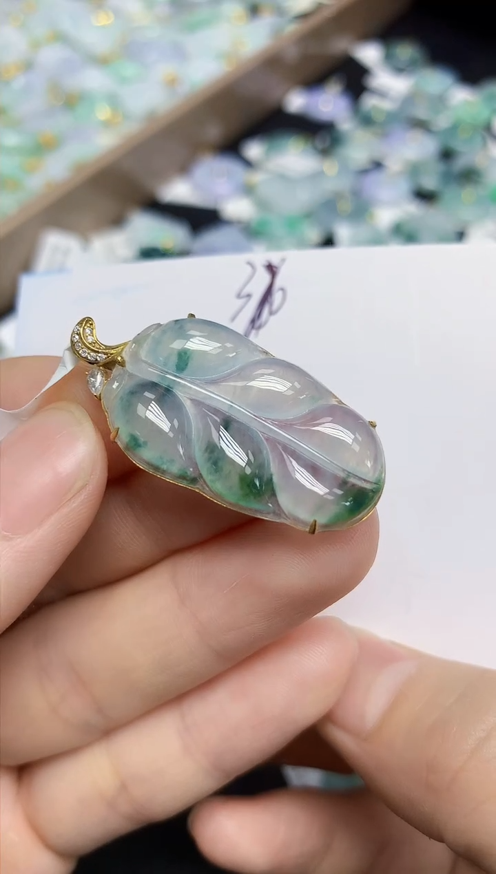 颈饰18K金镶嵌翡翠天然缅甸翡翠A货翡翠百元以上9元证书费自理