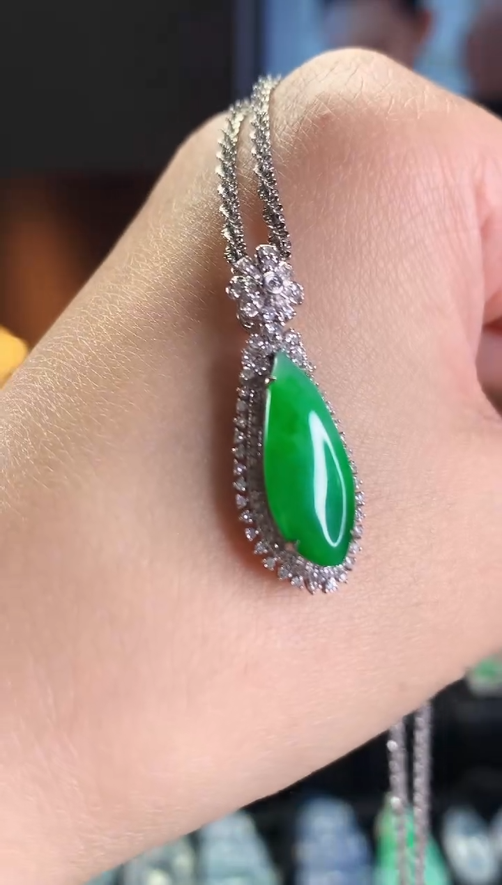 【闪购商品】翡翠吊坠(不含链)18K金镶嵌吊坠