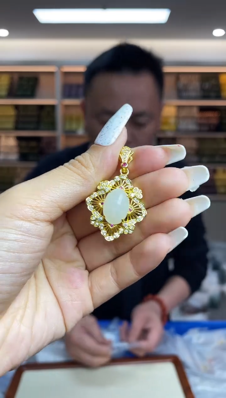 【闪购商品】和田玉·未镶嵌多样性发一件