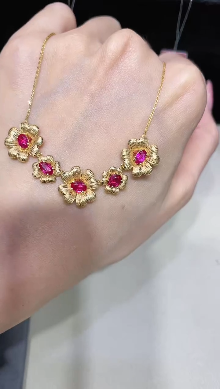 18K金镶嵌天然无烧红宝石项链