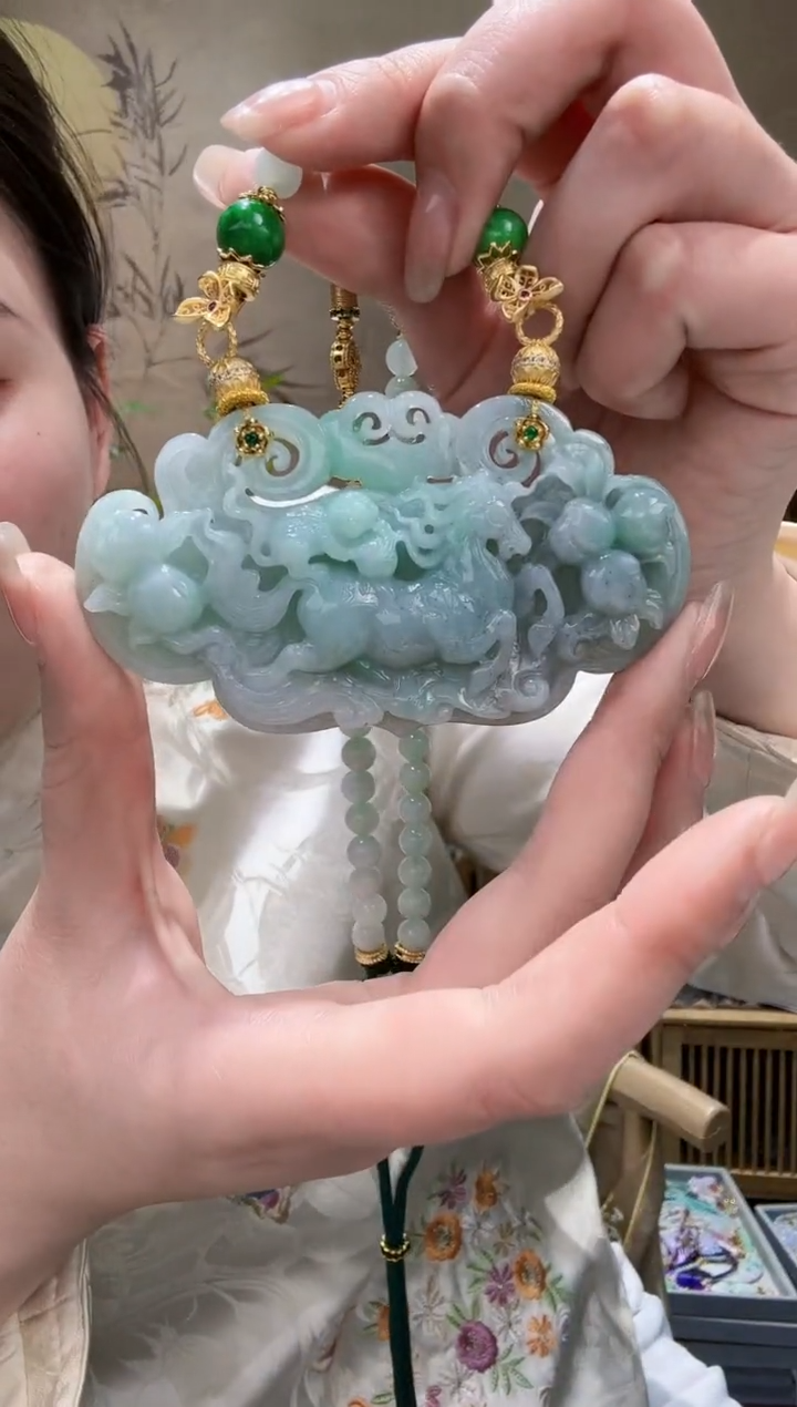 【闪购商品】翡翠颈饰未镶嵌吊坠