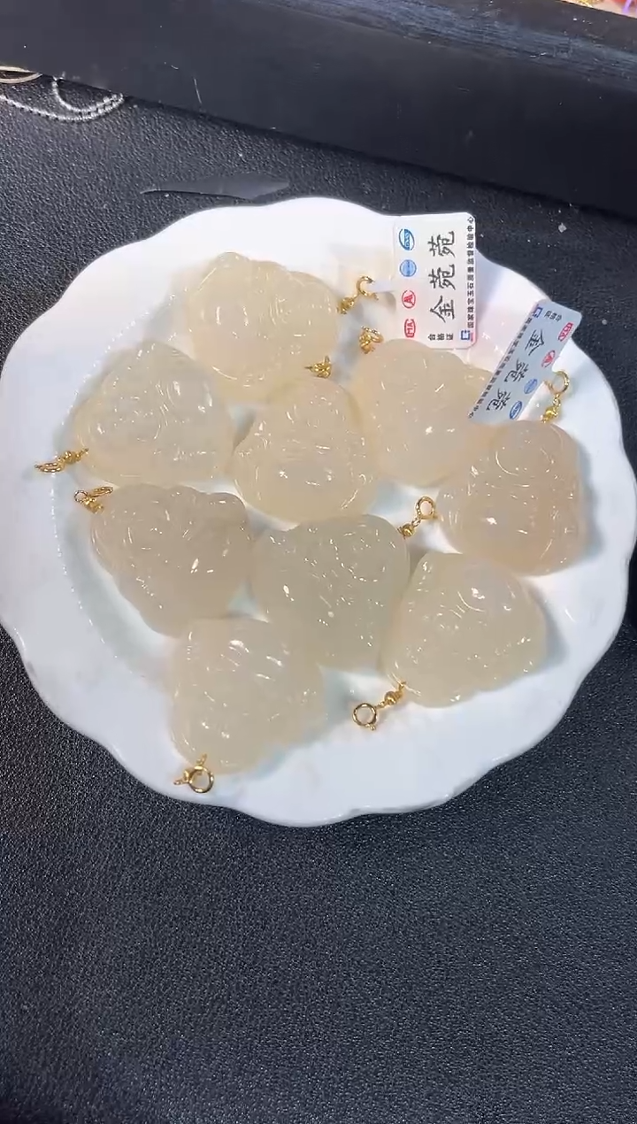 【闪购商品】和田玉吊坠(不含链)18K金镶嵌多样性发货其一