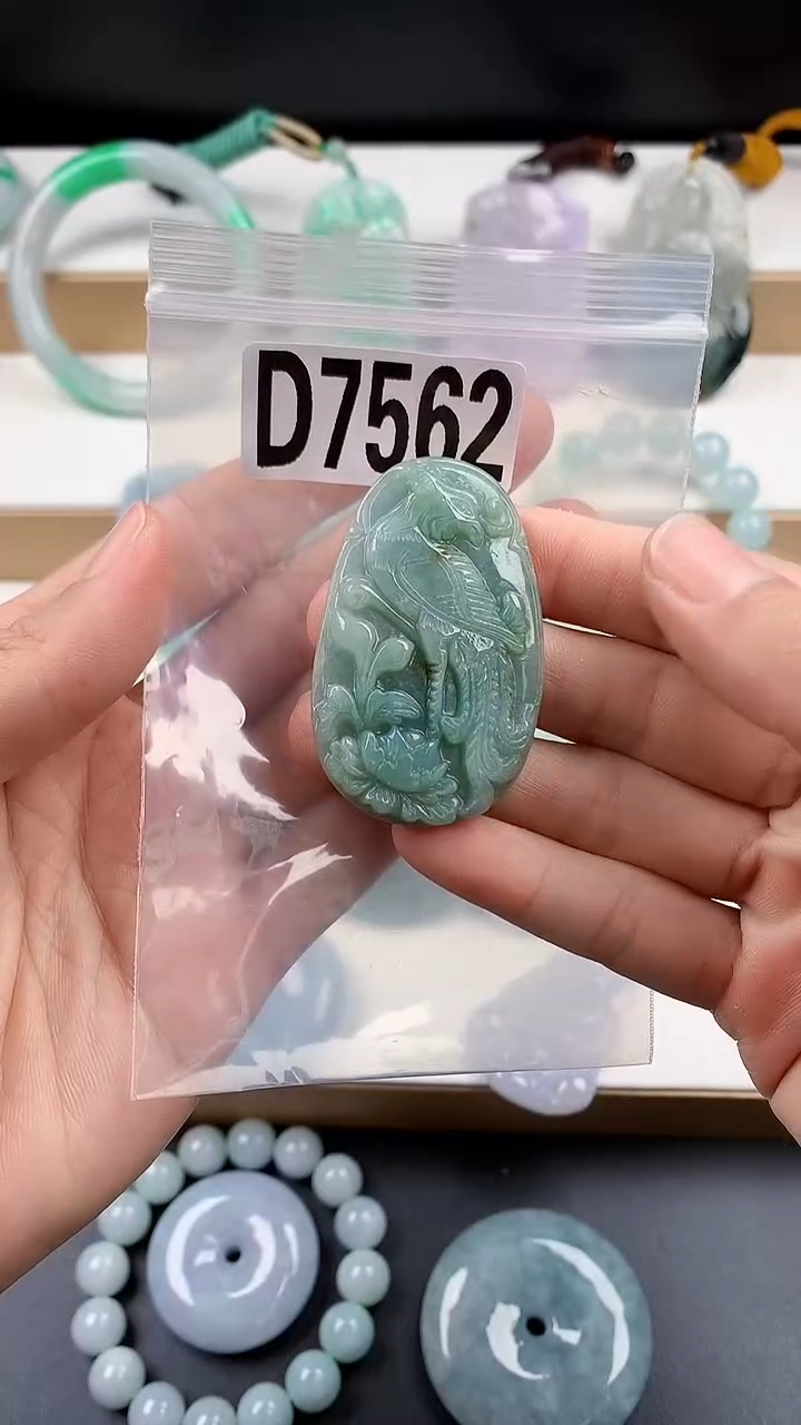 颈饰未镶嵌翡翠天然翡翠吊坠挂件
