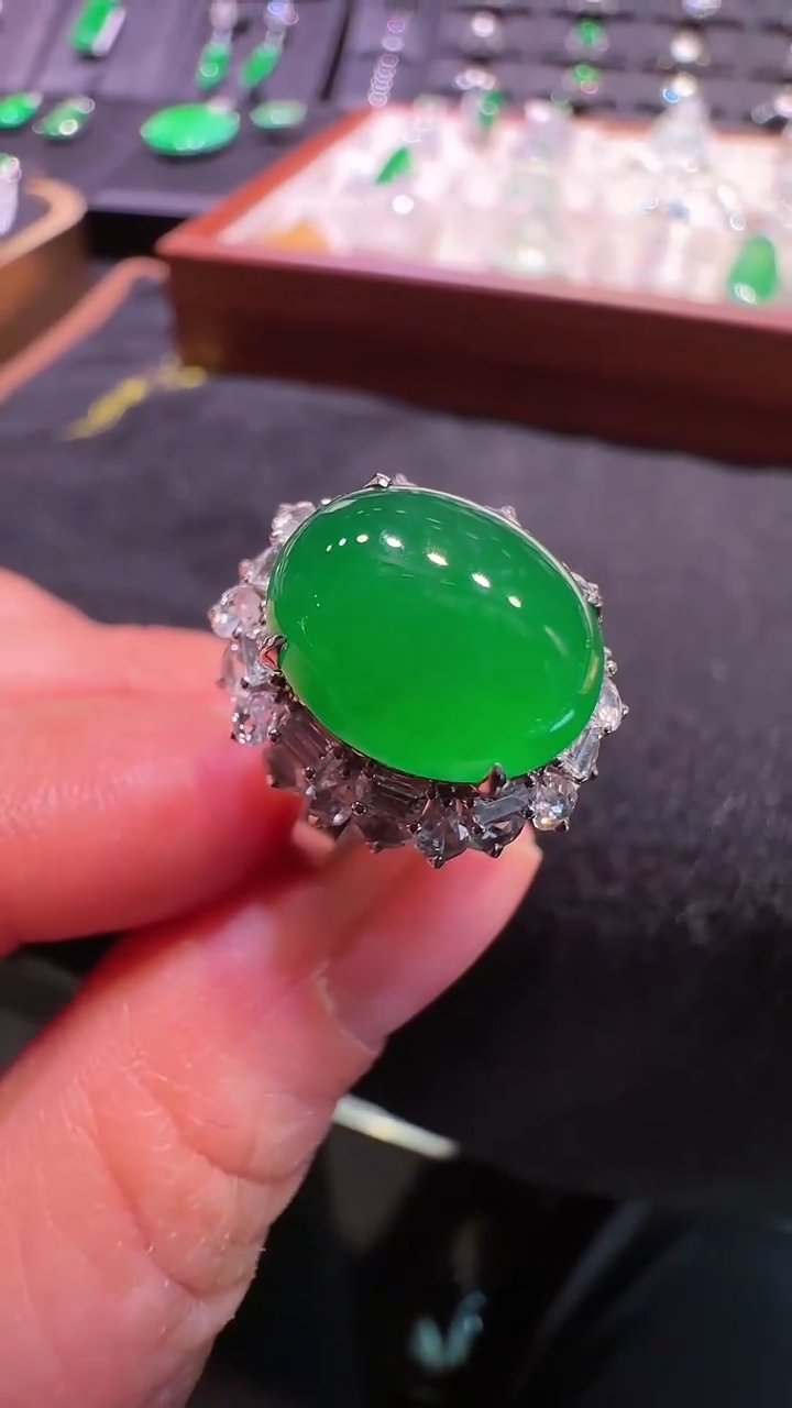 【闪购商品】翡翠戒指18K金镶嵌戒指