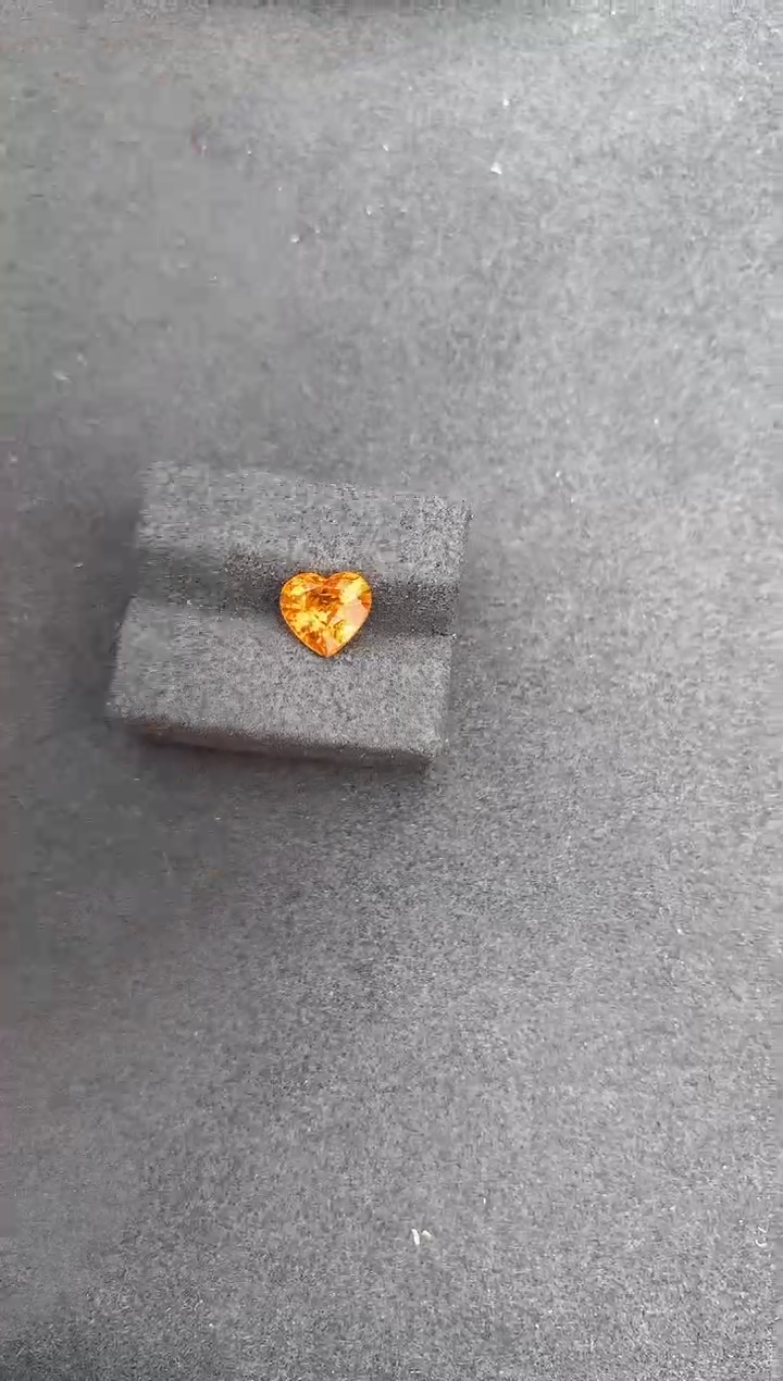 【闪购商品】石榴石（芬达石）裸石未镶嵌2.1ct芬达