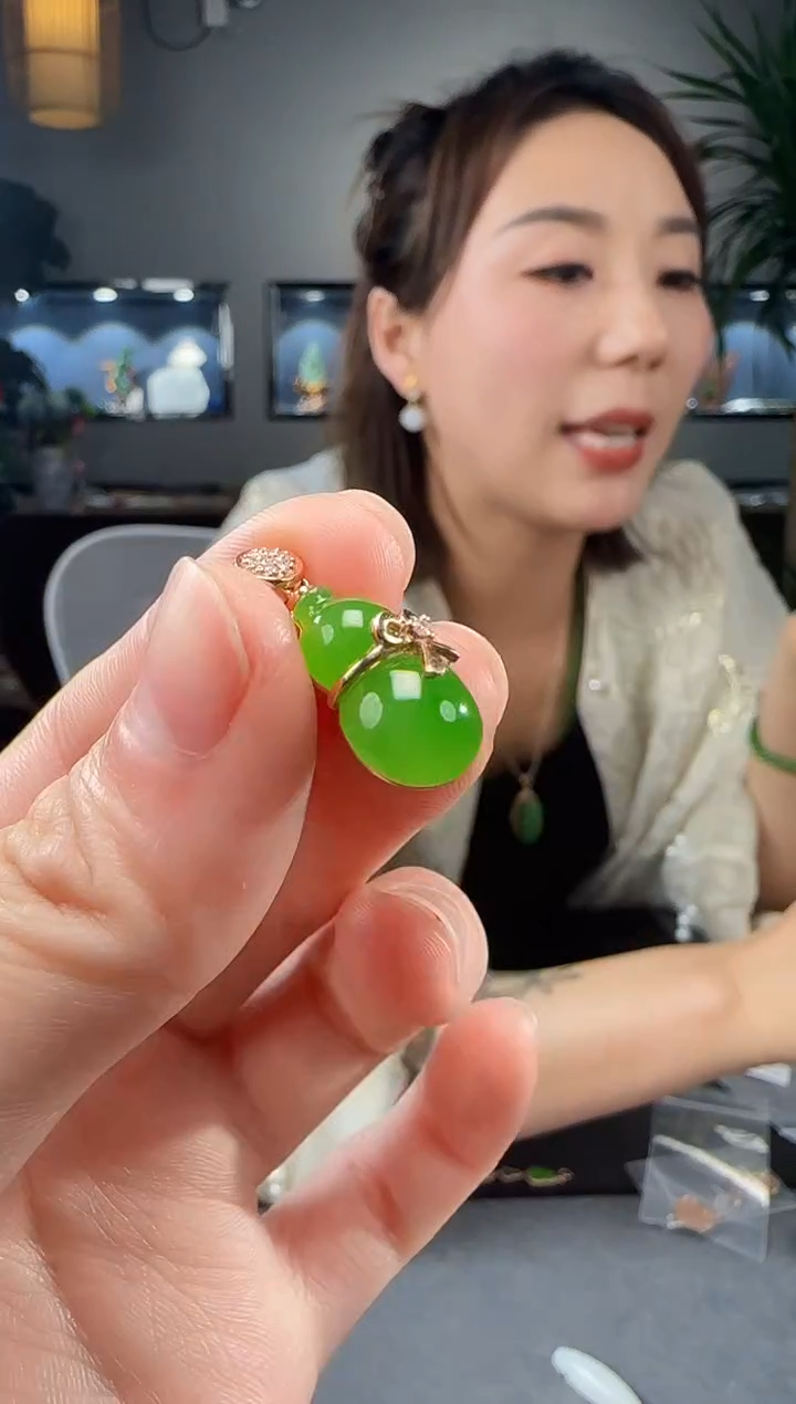 【闪购商品】和田玉吊坠(不含链)18K金镶嵌1