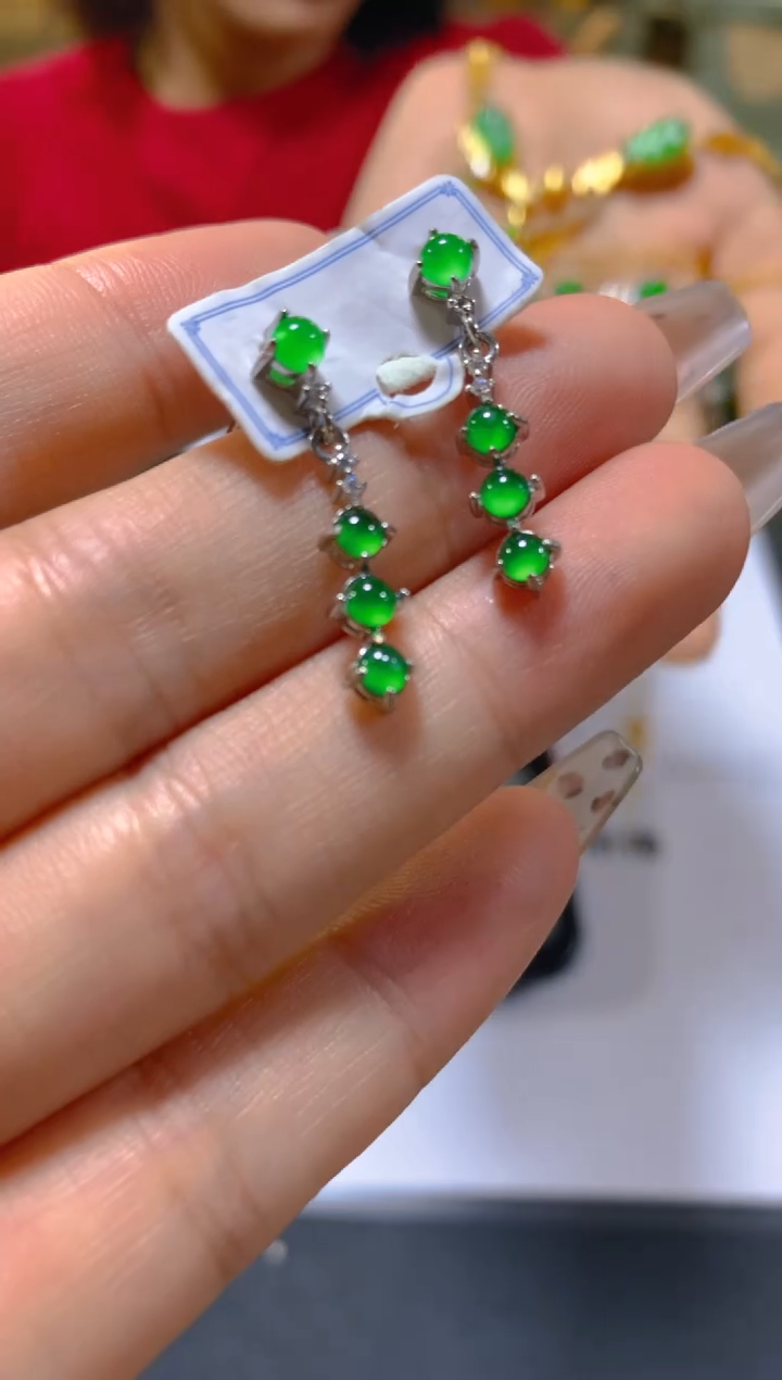 未镶嵌翡翠耳饰多样性发一