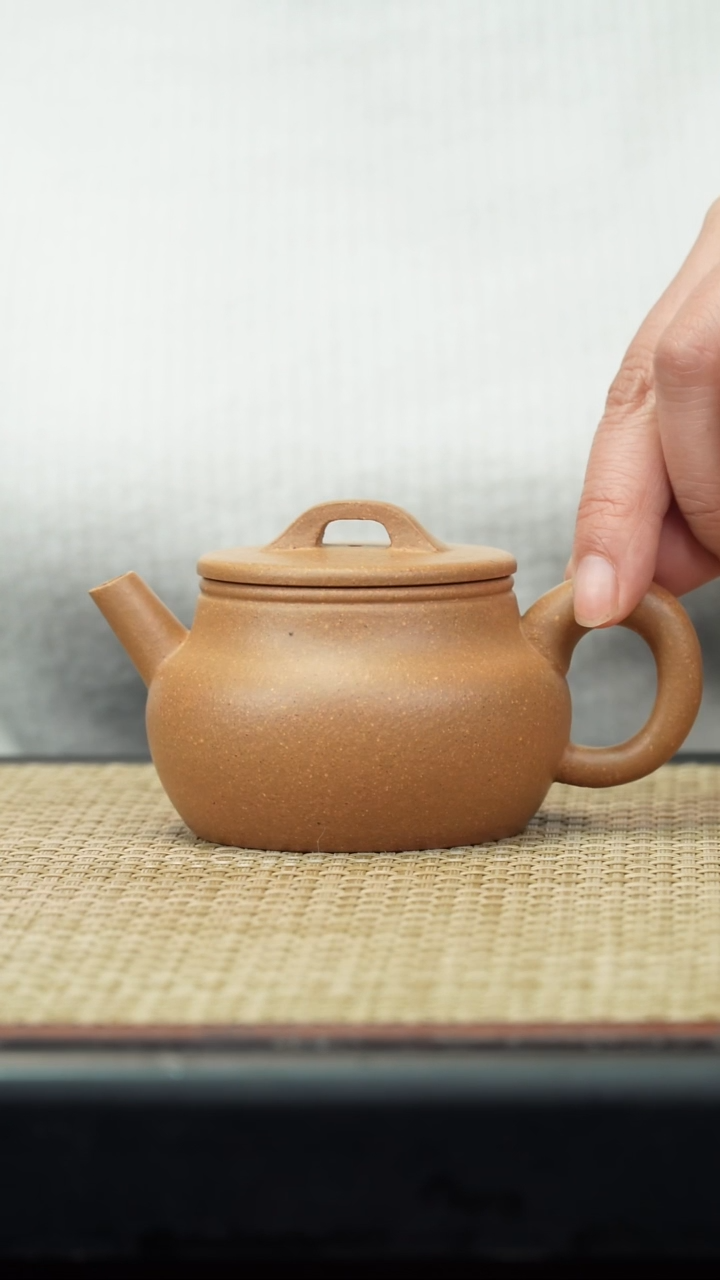 【闪购商品】紫砂茶壶黄降坡汉古/150c