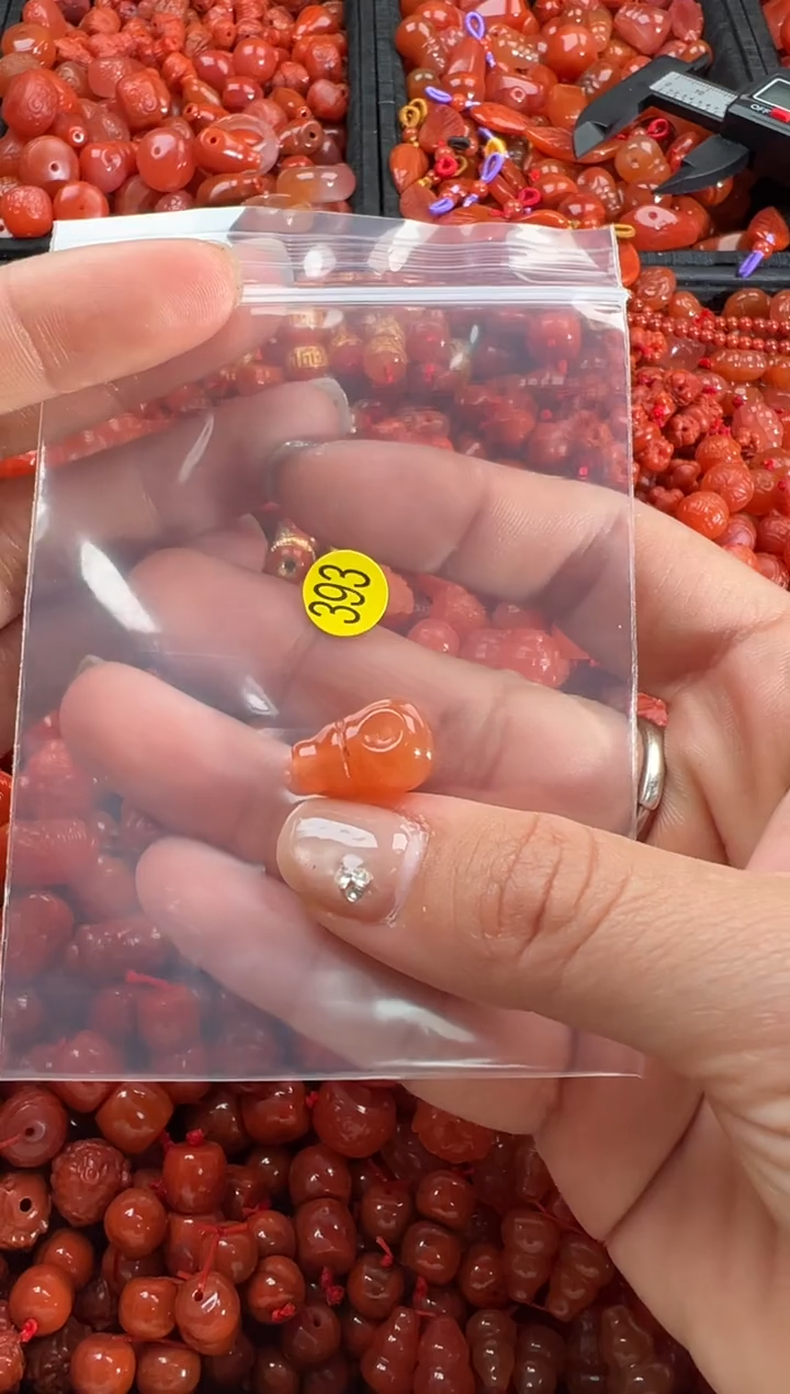 【闪购商品】南红玛瑙颈饰未镶嵌1