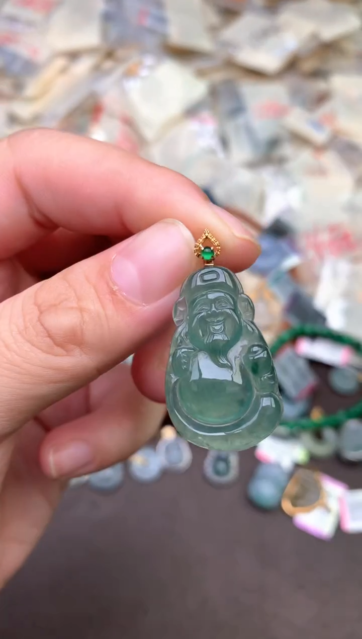 18K金镶嵌挂件翡翠—