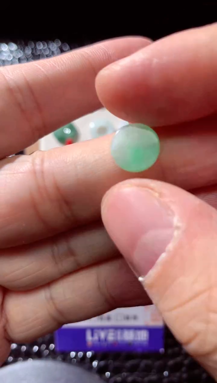 【闪购商品】翡翠颈饰未镶嵌扣