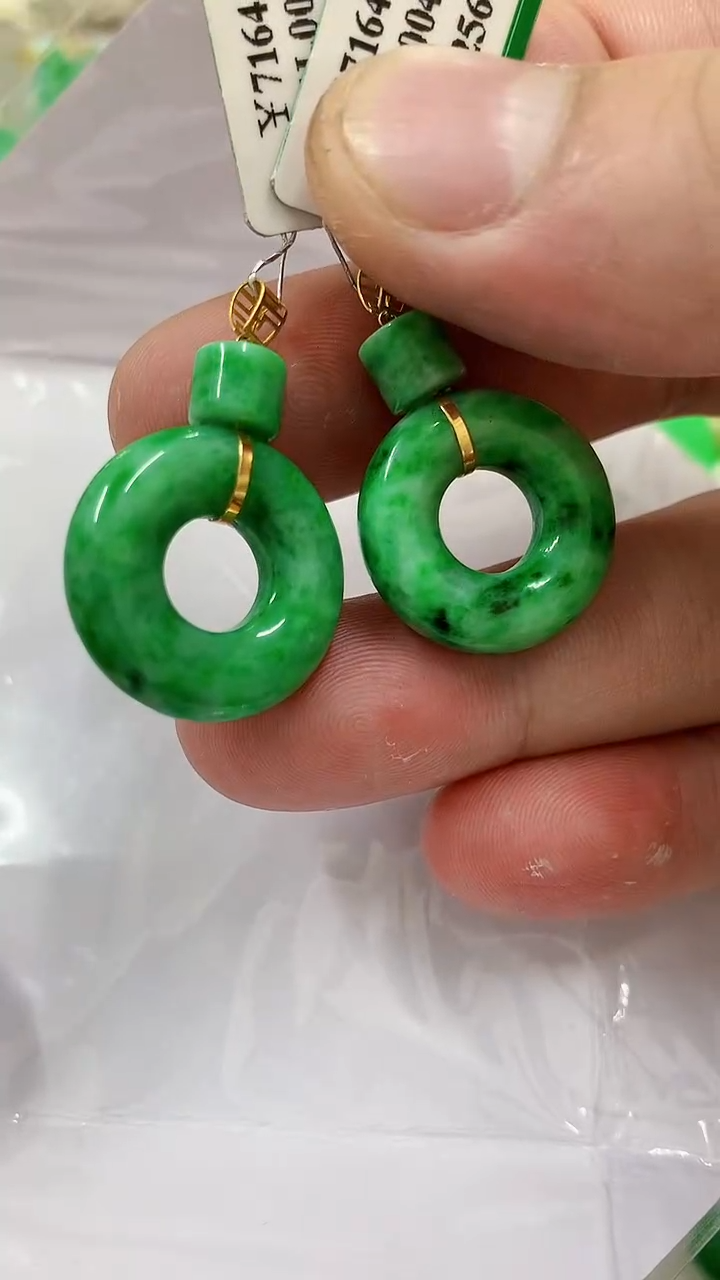 【闪购商品】翡翠18K金镶嵌吊坠(不含链)多样性发货其中一件