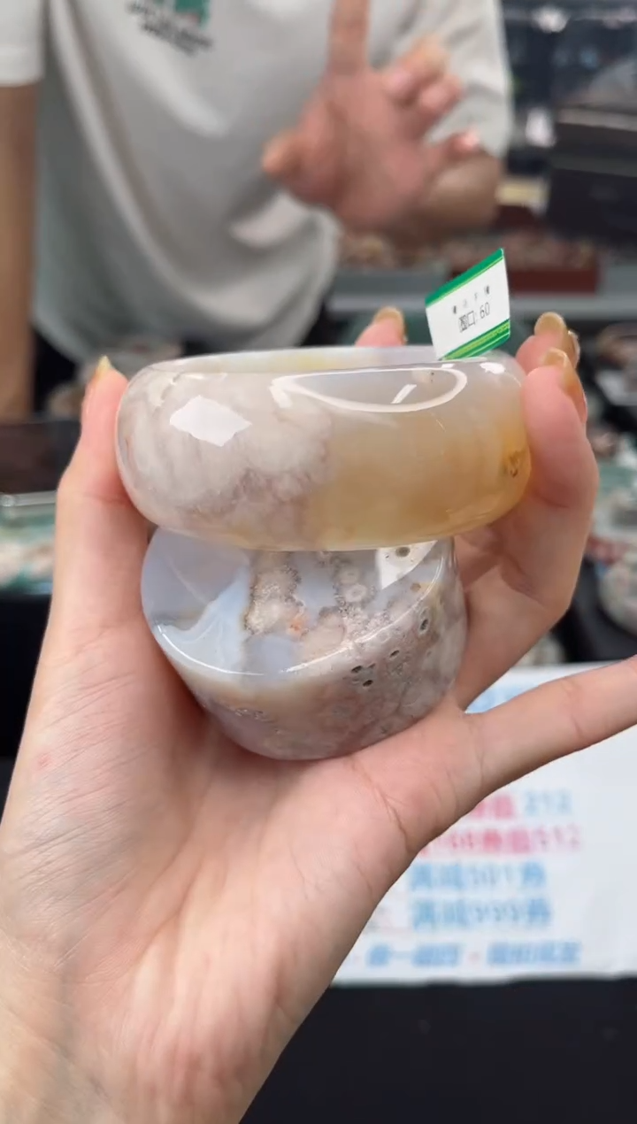 【闪购商品】石英质玉手镯未镶嵌60圈口（不退不换）1600249