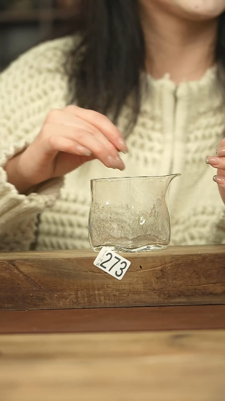  设计师手作！！落单玻璃公道杯