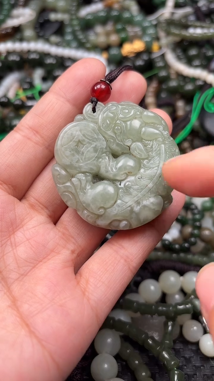 颈饰未镶嵌和田玉1