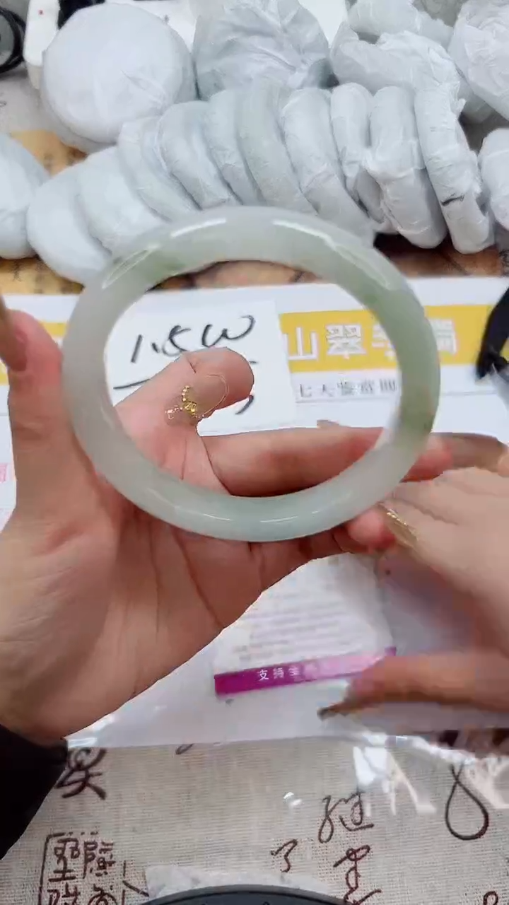 【闪购商品】石英质玉手镯未镶嵌K113-64