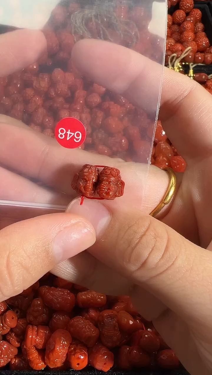 颈饰未镶嵌南红玛瑙1