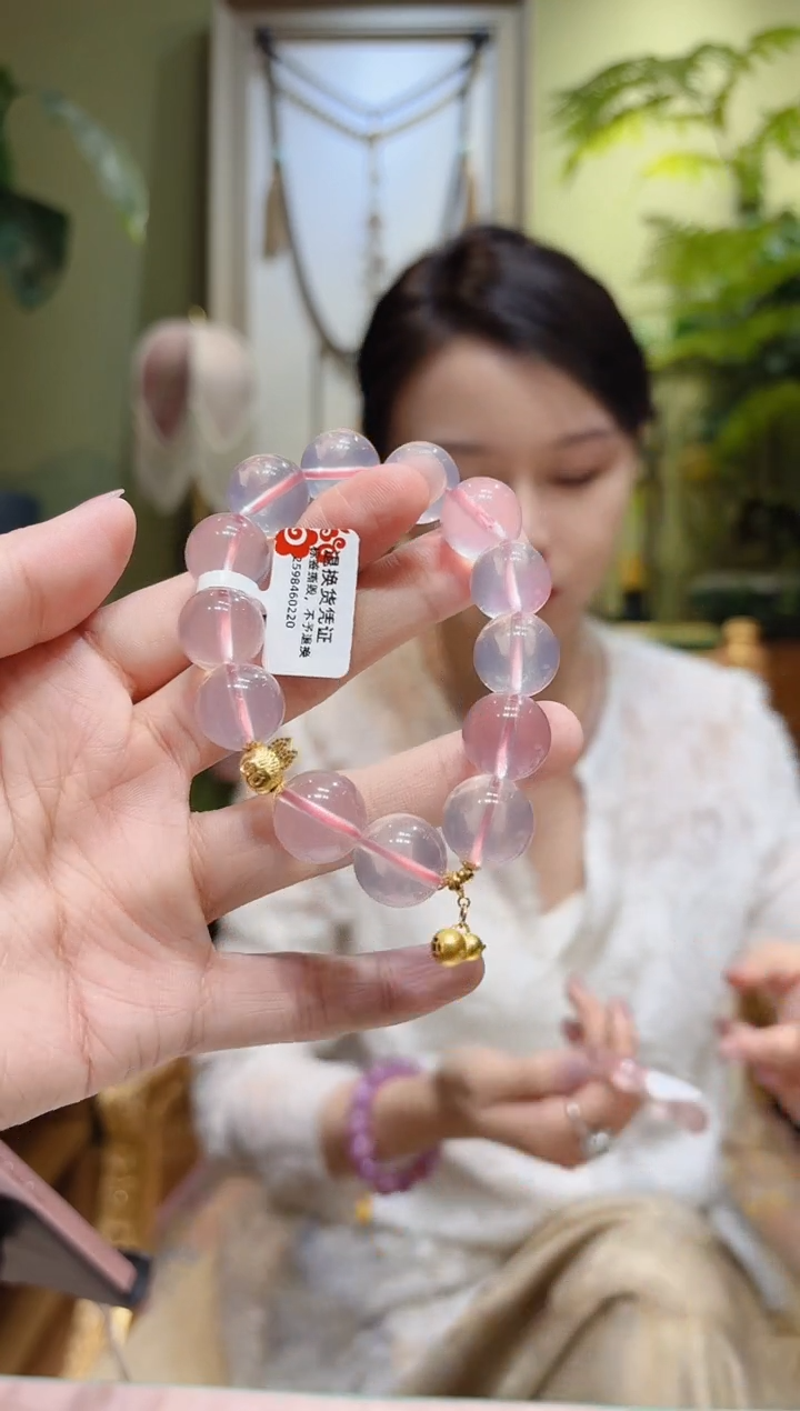 【闪购商品】水晶手串18K金镶嵌葫芦拉布布粉水晶手串