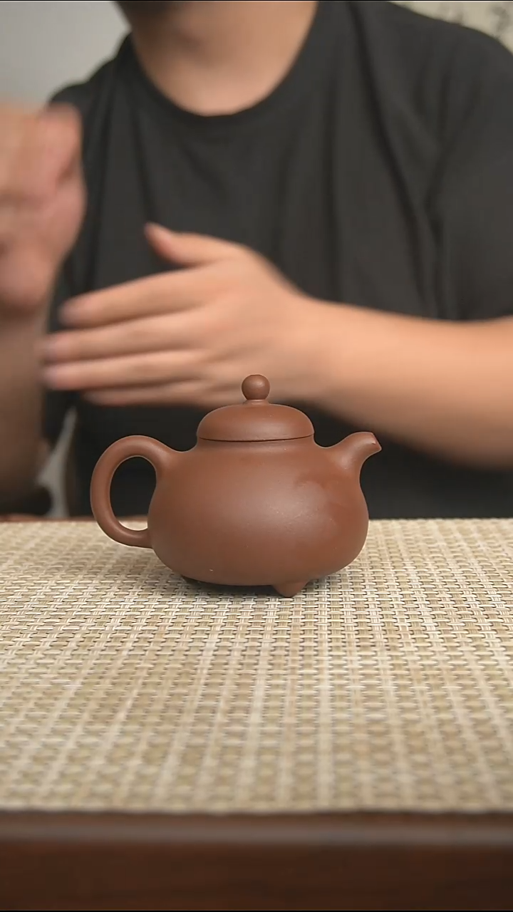 茶壶紫砂宜兴紫砂壶紫泥三足乳鼎壶180cc 