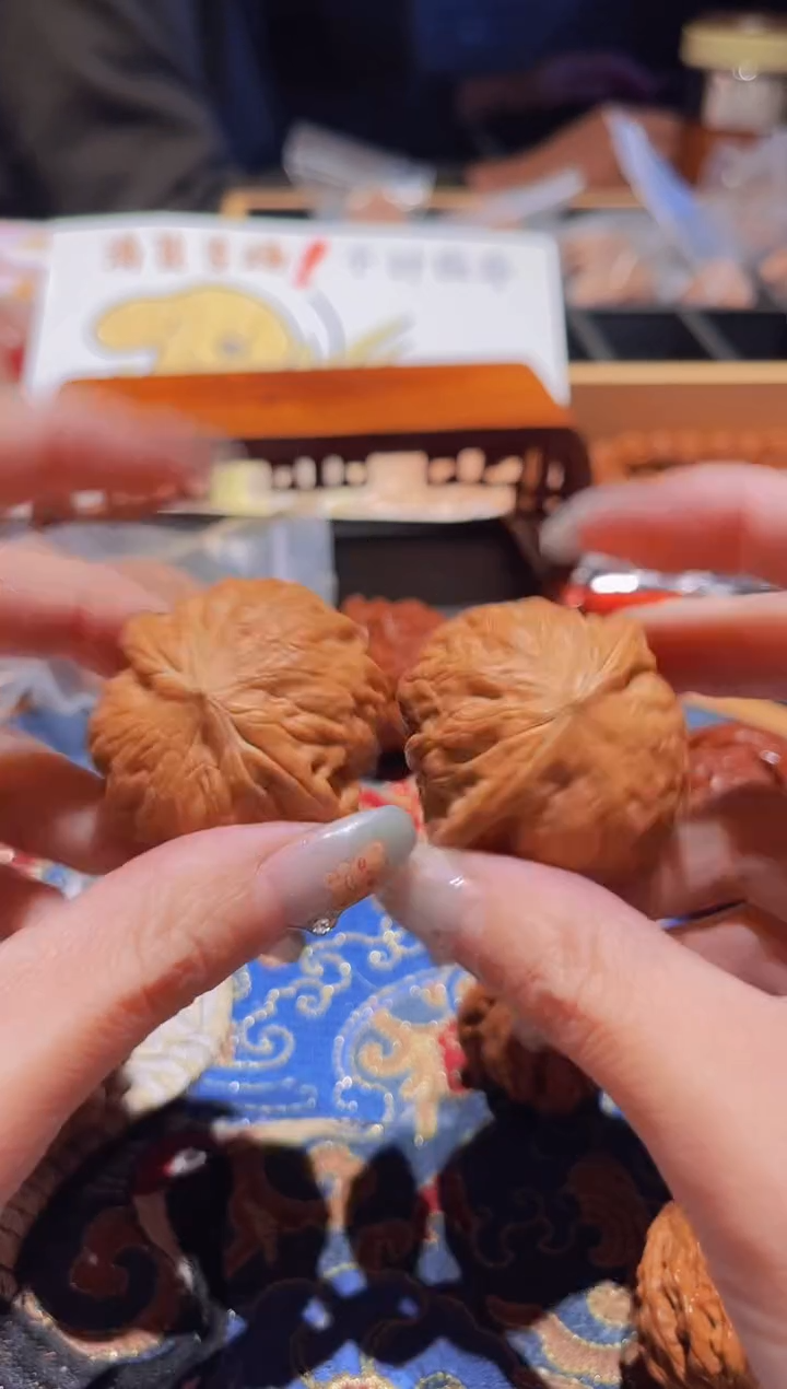 把件文玩核桃121铁锤（有虚黄）