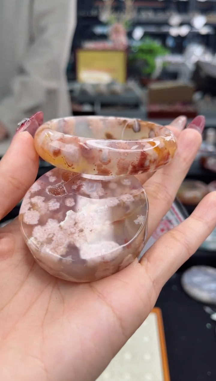 【闪购商品】石英质玉手镯未镶嵌53圈口（赠品镯心）677014