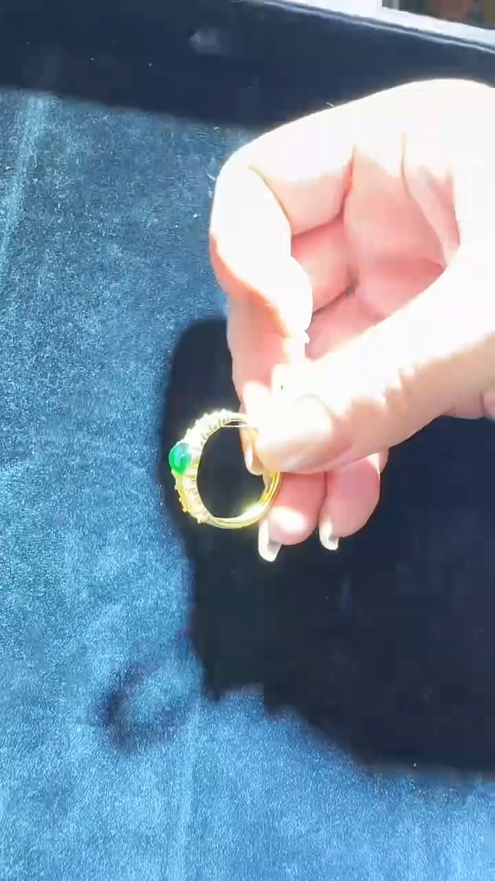 翡翠戒指未镶嵌T镶戒指