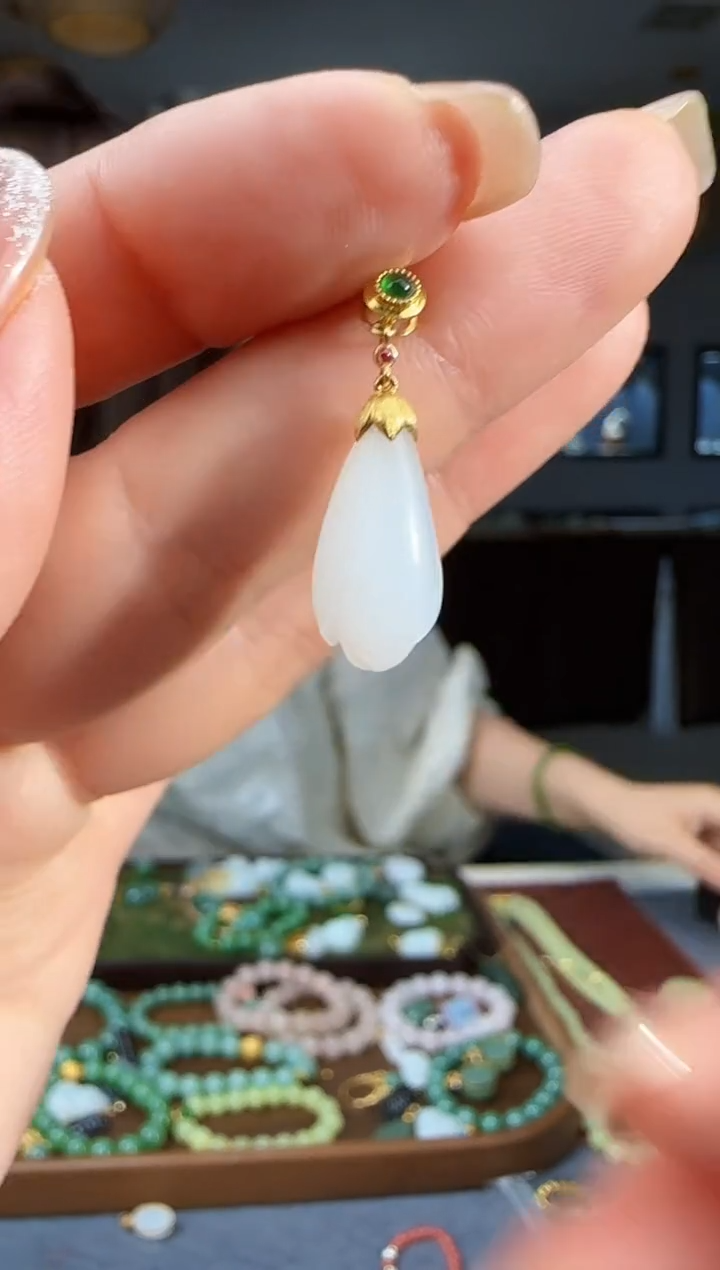 和田玉18K金镶嵌吊坠(不含链)1