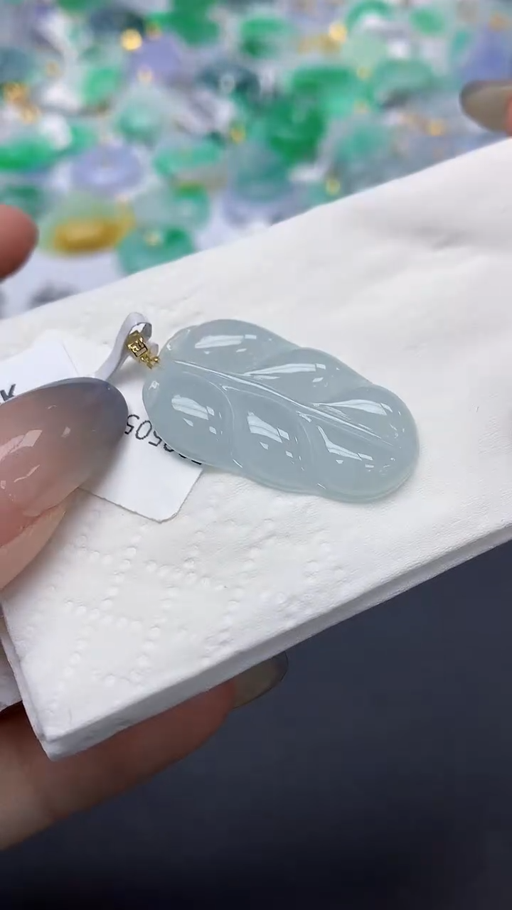 翡翠18K金镶嵌颈饰天然缅甸a货翡翠