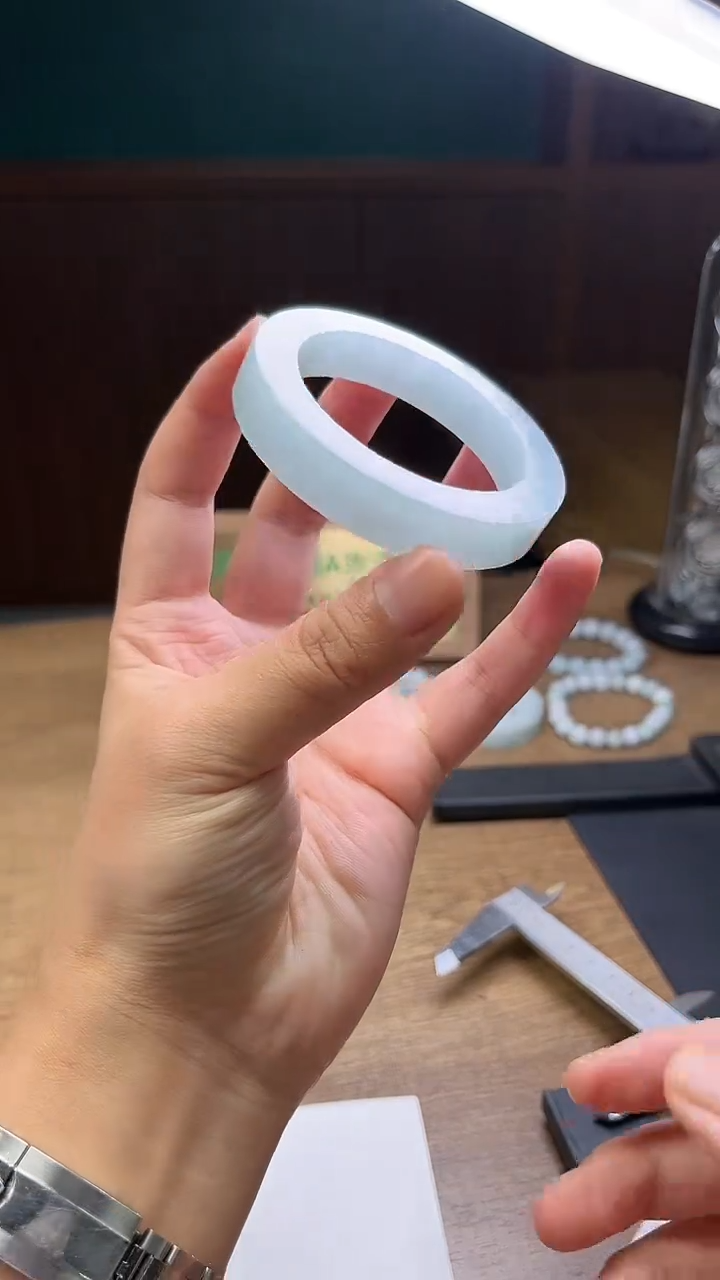 未镶嵌手镯定制翡翠定制