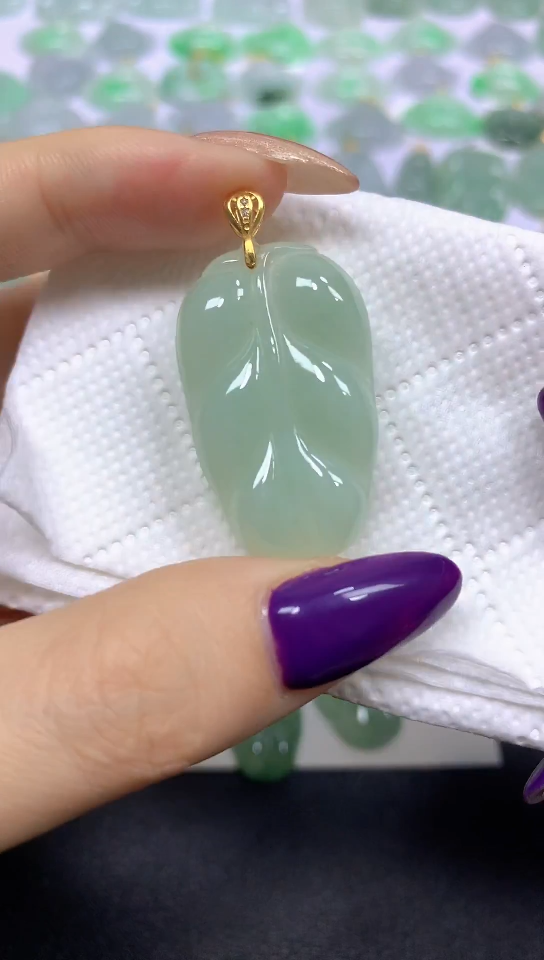 颈饰未镶嵌翡翠 