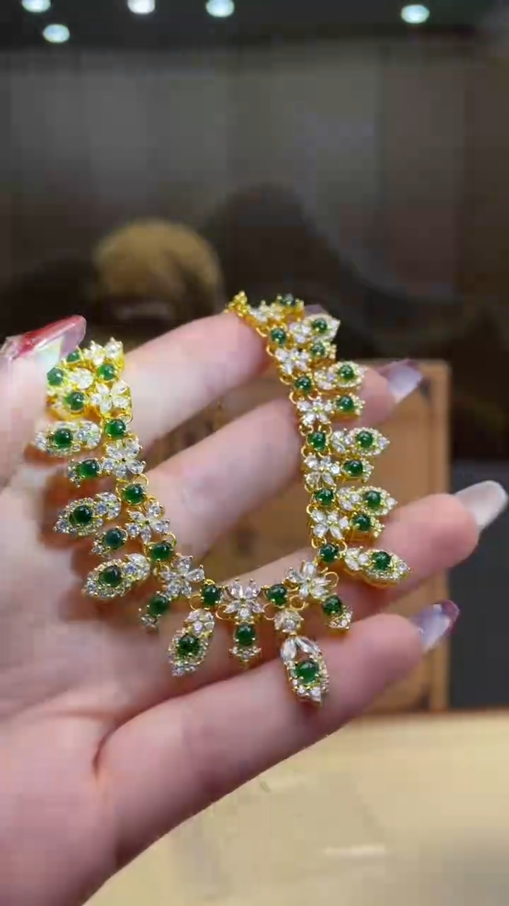 【闪购商品】翡翠颈饰未镶嵌      *A66 (只发一件)