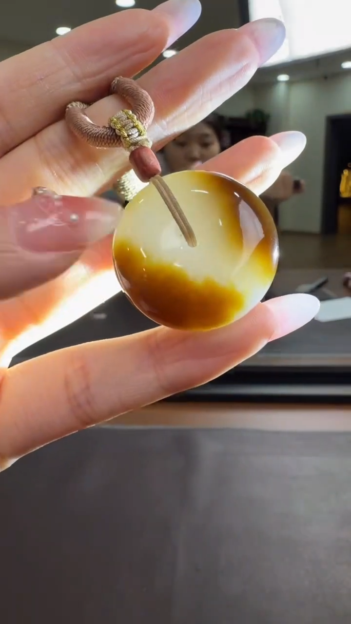 颈饰未镶嵌和田玉挂件