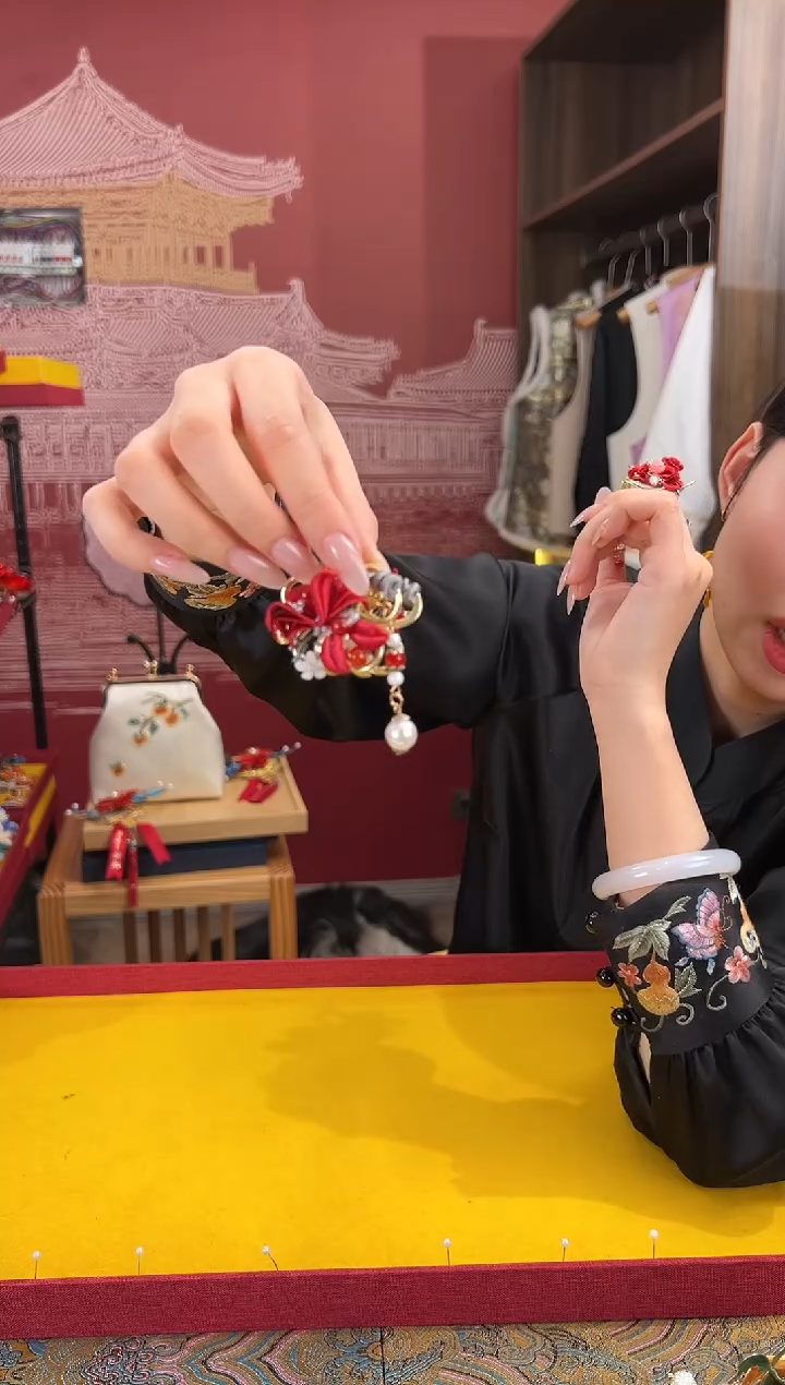 【闪购商品】刺绣 中号 非遗绒花缠花手工（抓夹 ）